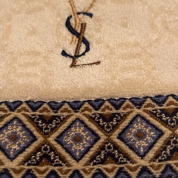 Yves Saint Laurent 14x14 Decorative Hand Towel Beige Blue Pattern Block NEW - Picture 2 of 9